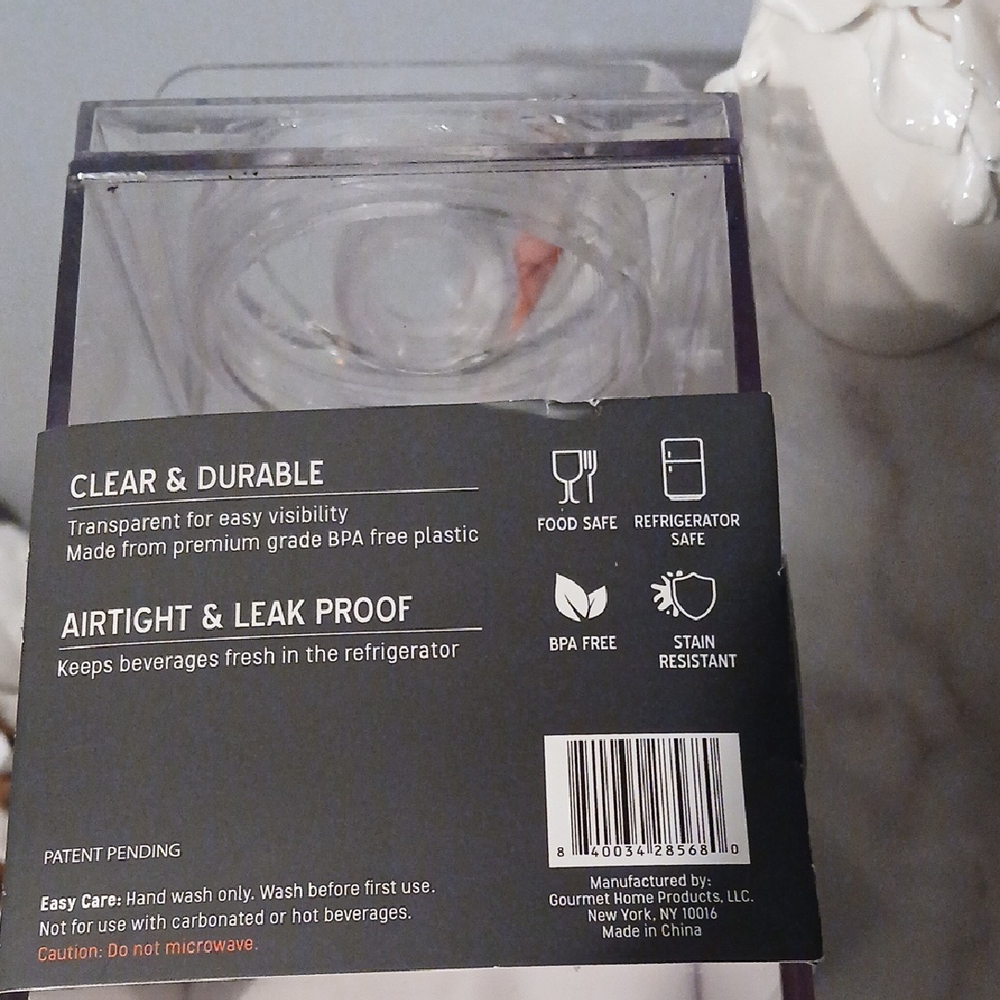 Brand New, Clear Acrylic Milk & Beverage Carton with Lid - Picture 2 of 6